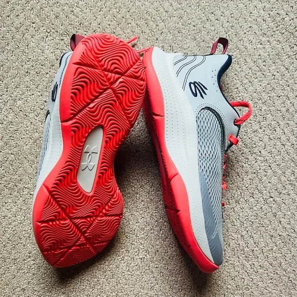 Under Armour (Curry) X DVNLLN unisex size 6.5 brand new sneakers in box. - Picture 5 of 7